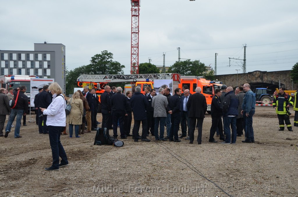 Erster Spatenstich Neues Feuerwehrzentrum Koeln Kalk Gummersbacherstr P054.JPG - Miklos Laubert